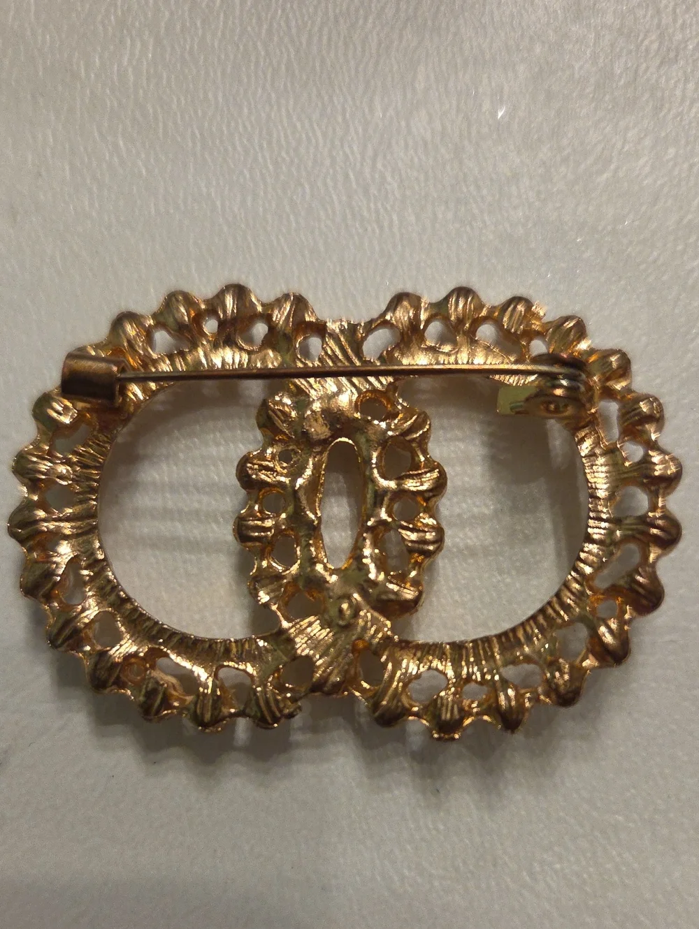 Vintage Gold Tone Double Circle Pearl Brooch — Classic Women’s Accessory